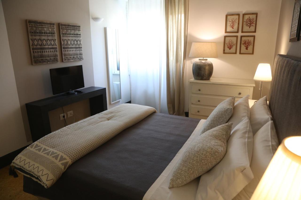 Palazzo Bignami Bed and Breakfast Lecce Exteriör bild