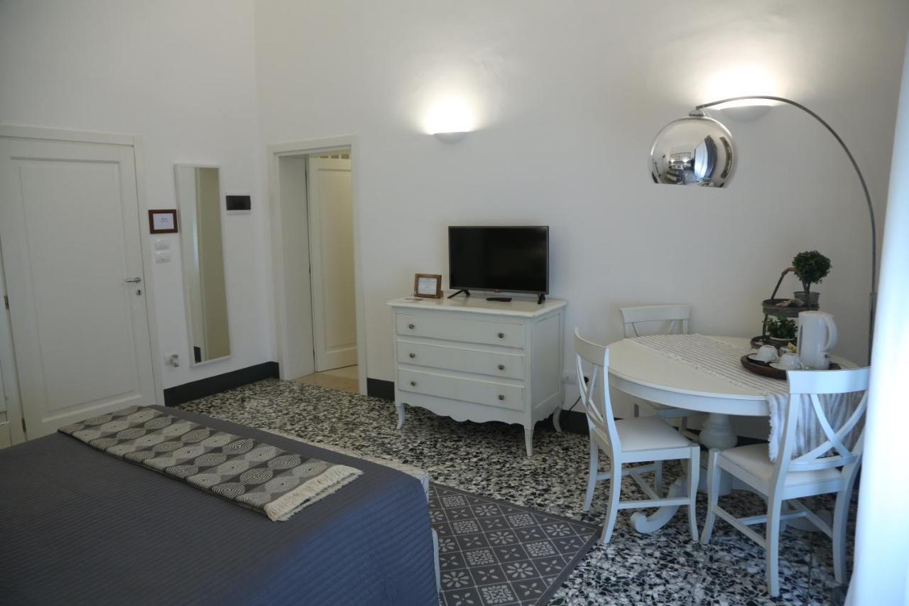 Palazzo Bignami Bed and Breakfast Lecce Exteriör bild