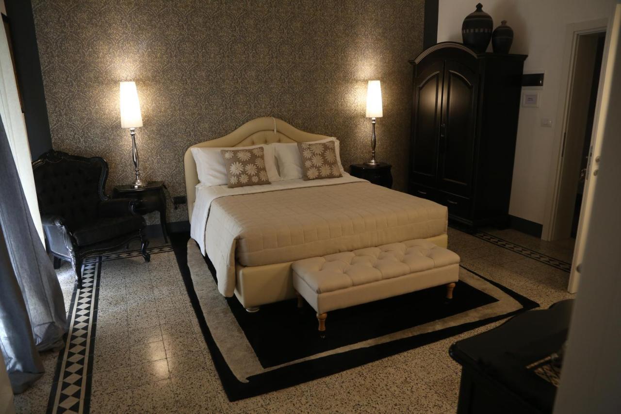 Palazzo Bignami Bed and Breakfast Lecce Exteriör bild
