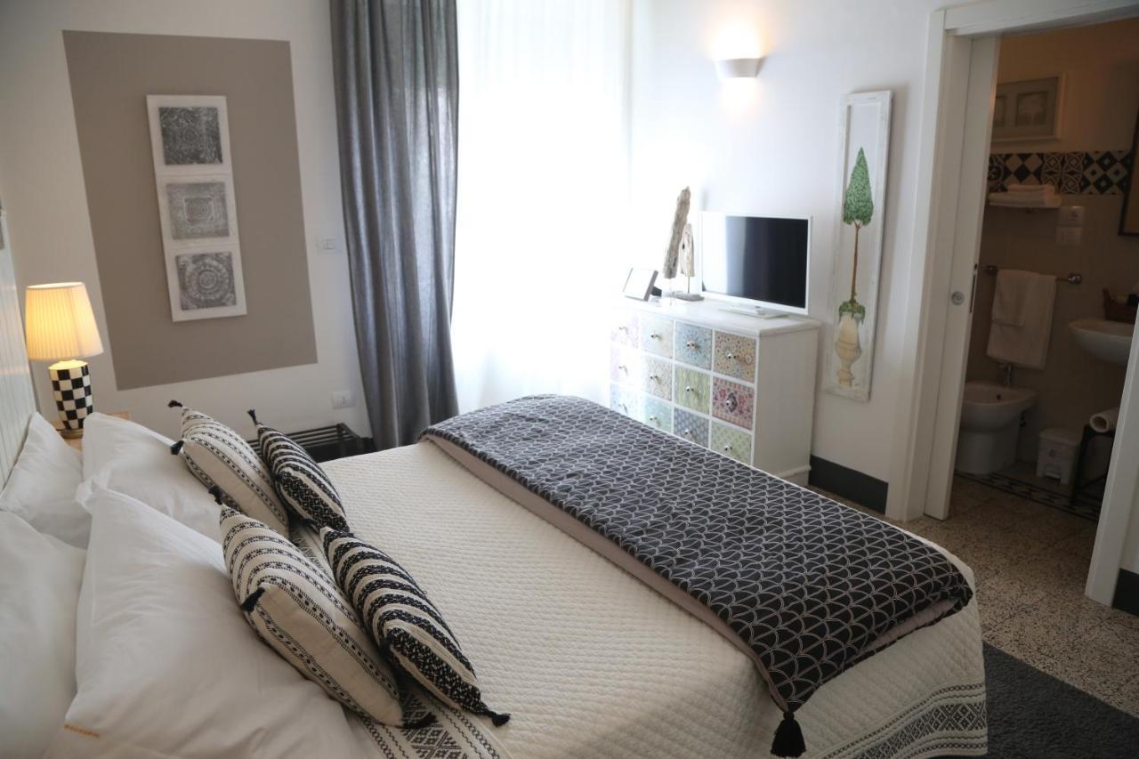 Palazzo Bignami Bed and Breakfast Lecce Exteriör bild
